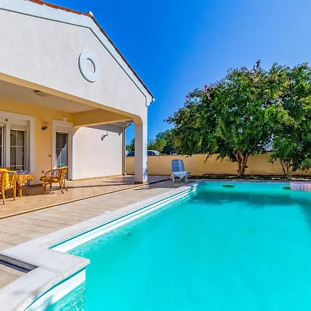 Tatil Evi Beautiful In Peroj