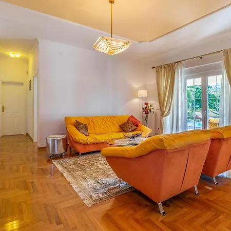 Tatil Evi Beautiful In Peroj
