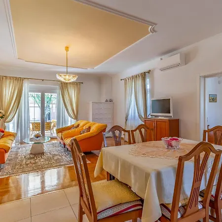 Holiday home Awesome In *