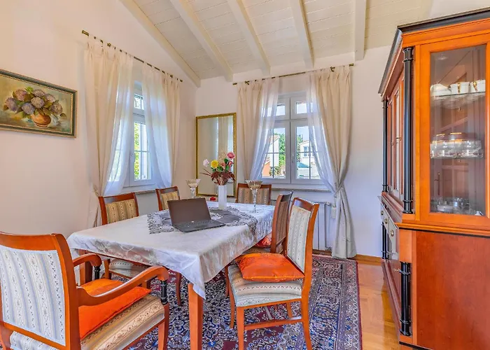 Ferienhaus Awesome In *