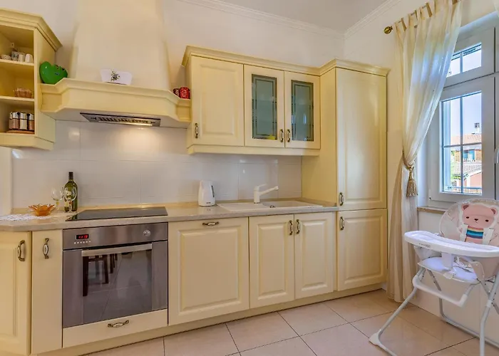 Awesome In Ferienhaus Peroj