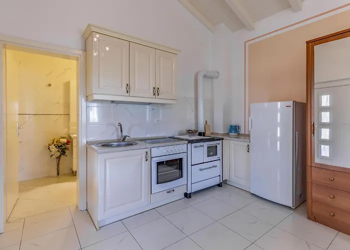 Ferienhaus Awesome In Peroj